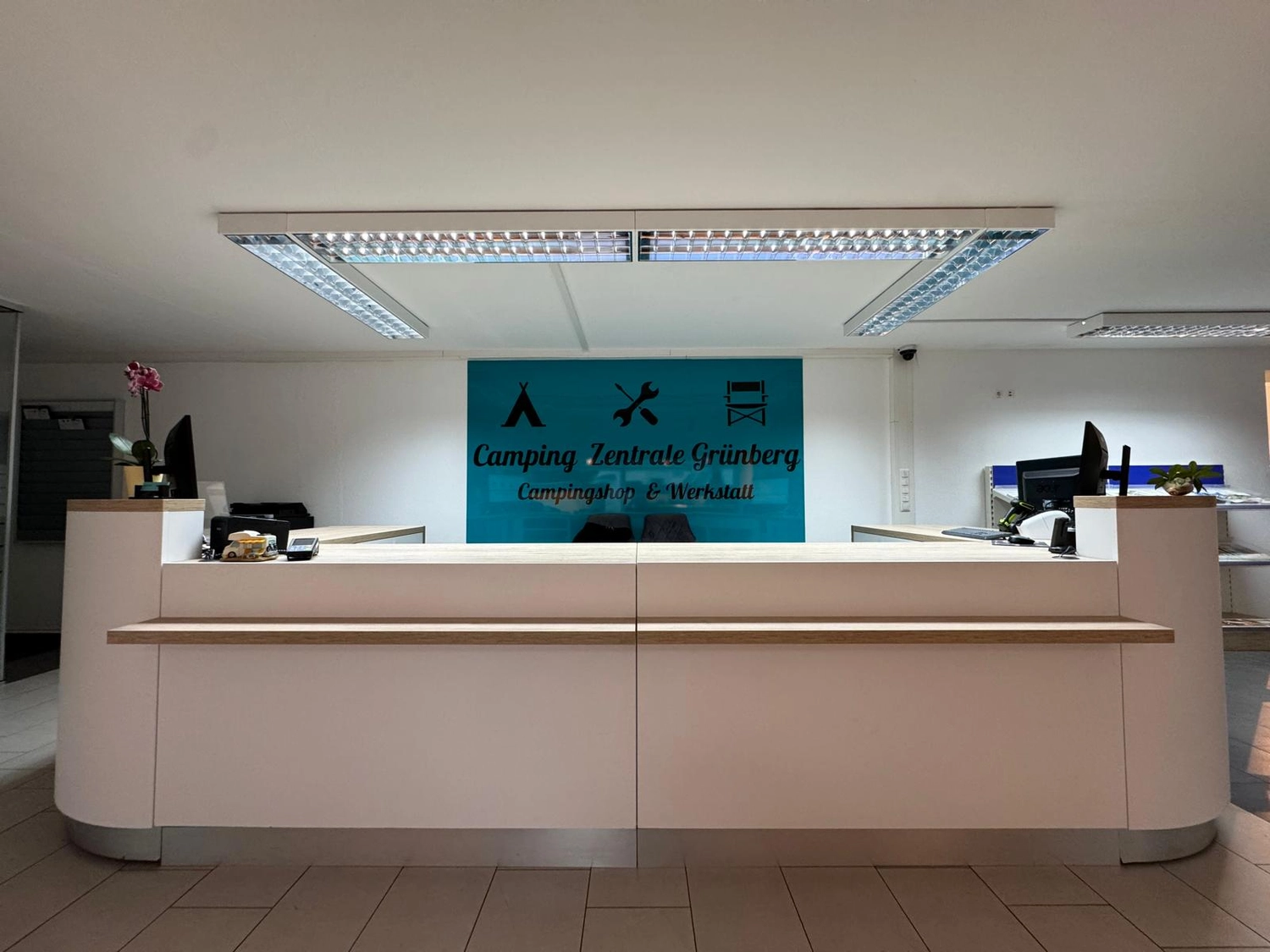 Camping Zentrale Grünberg - Campingshop & Werkstatt - Ladentheke