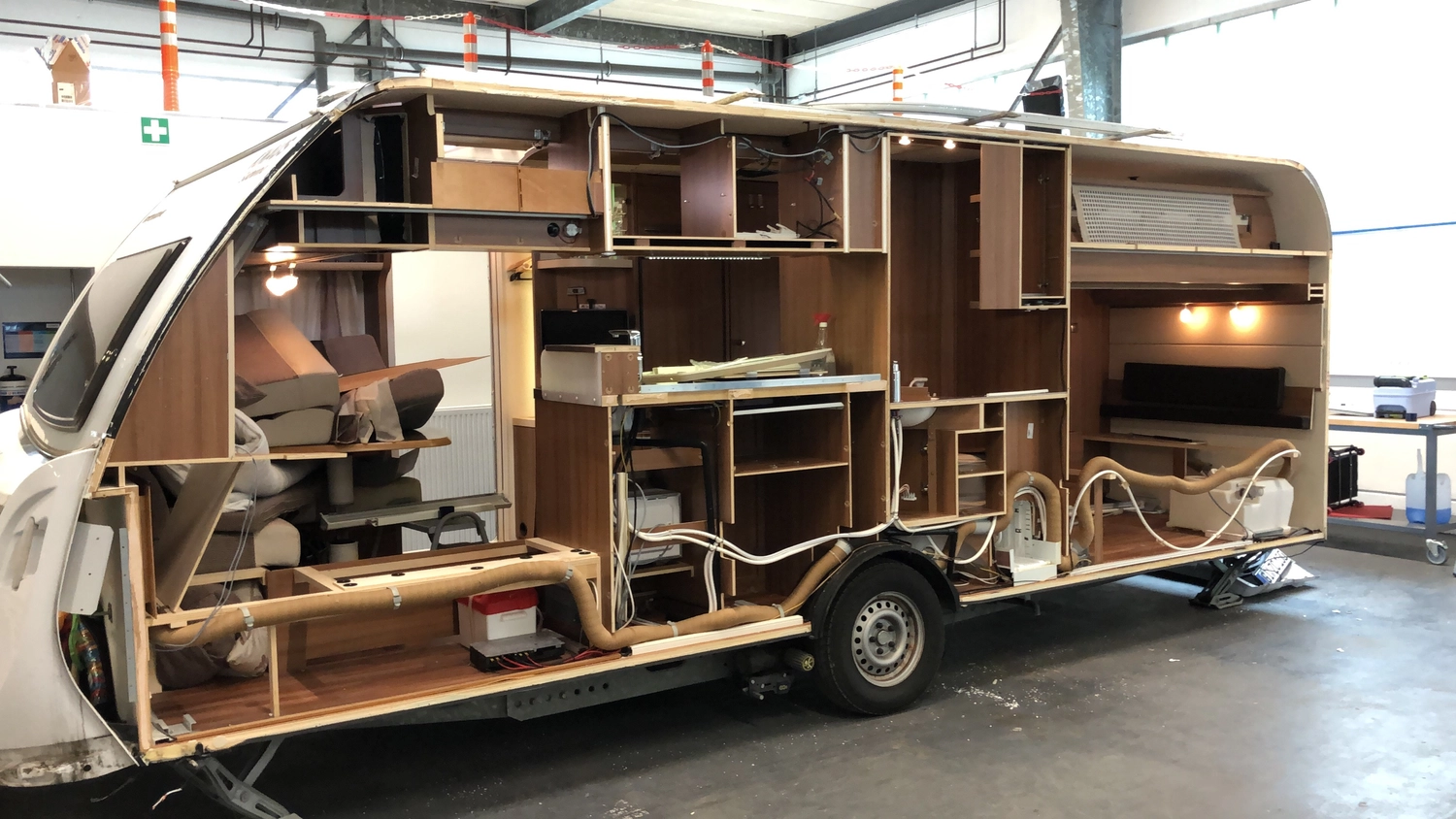 Camping Zentrale Grünberg - Campingshop & Werkstatt - Wohnwagenteil