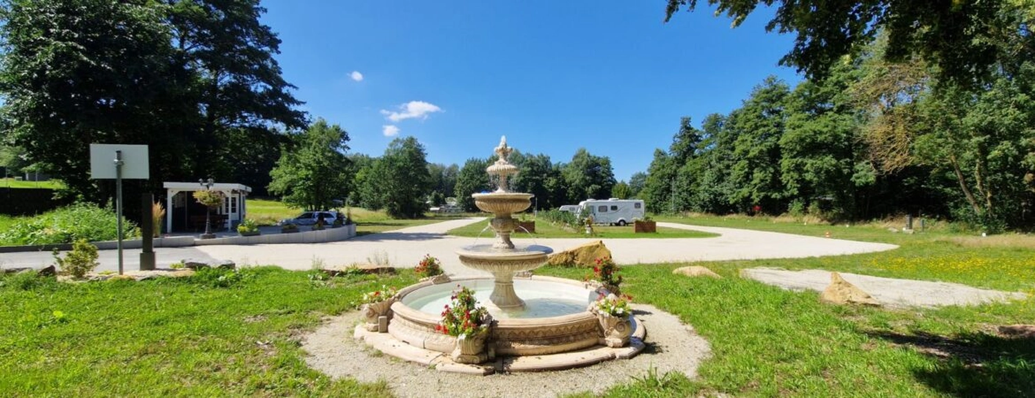 Camping Zentrale Grünberg - Campingshop & Werkstatt - Brunnen