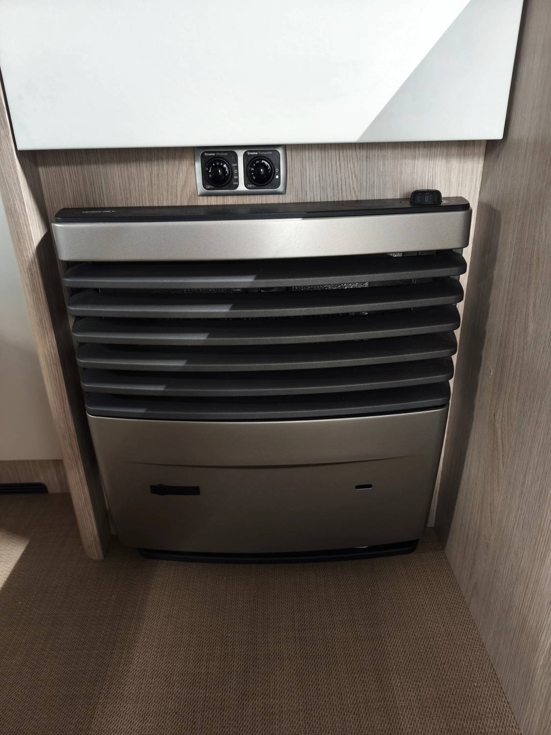 Camping Zentrale Grünberg - Campingshop & Werkstatt - Wohnwagen-Klimaanlage